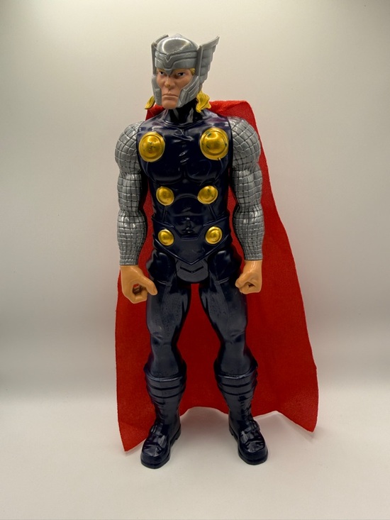 Marvel Action Figure Bundle - Picture 5 of 10